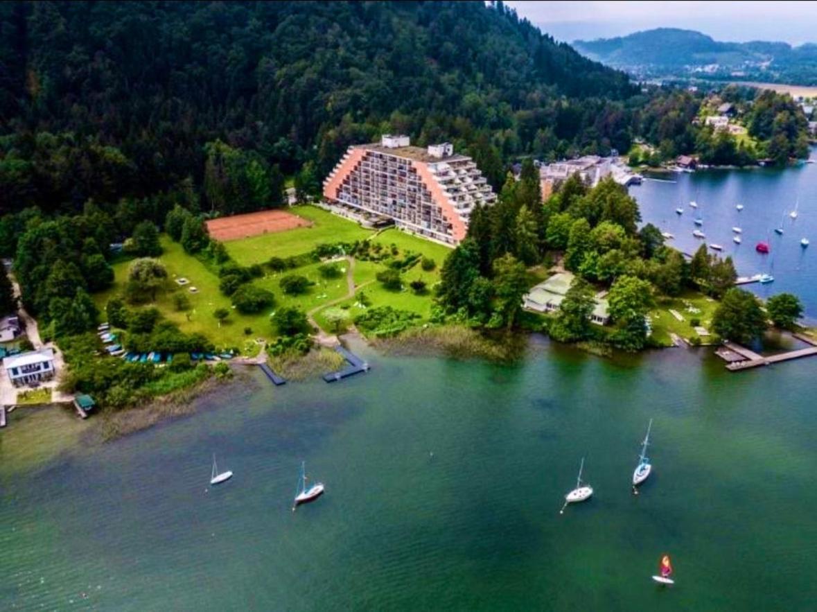 Apartment Am Ossiachersee Mit Eigenem Seezugang Landskron Exterior foto